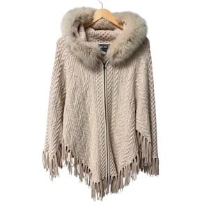 Mitchie's Poncho Women OS Beige Wool Cable Knit Fox Fur Hooded Fringe Zip Up EUC